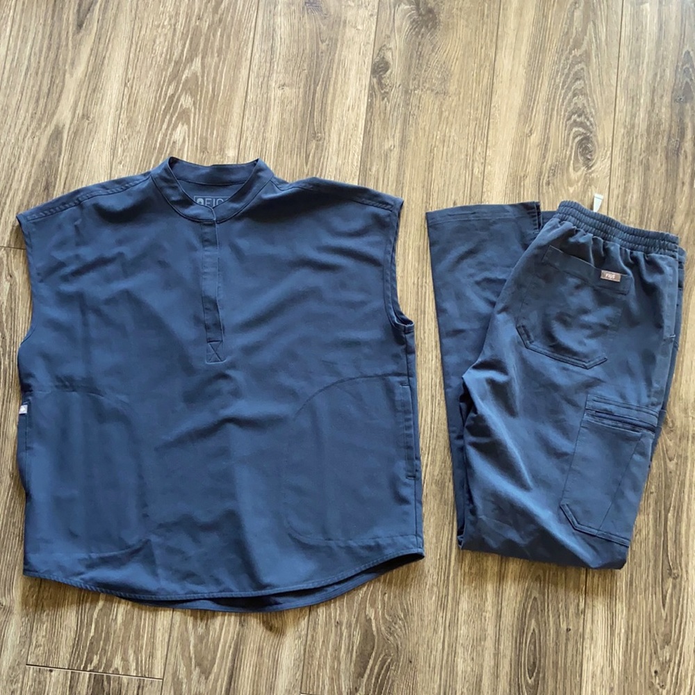 Figs scrub set